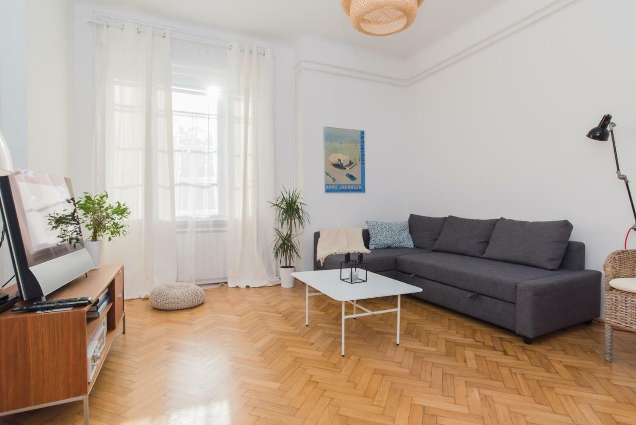 Klauzal W/3 Bedrooms, French Balcony Apartament *