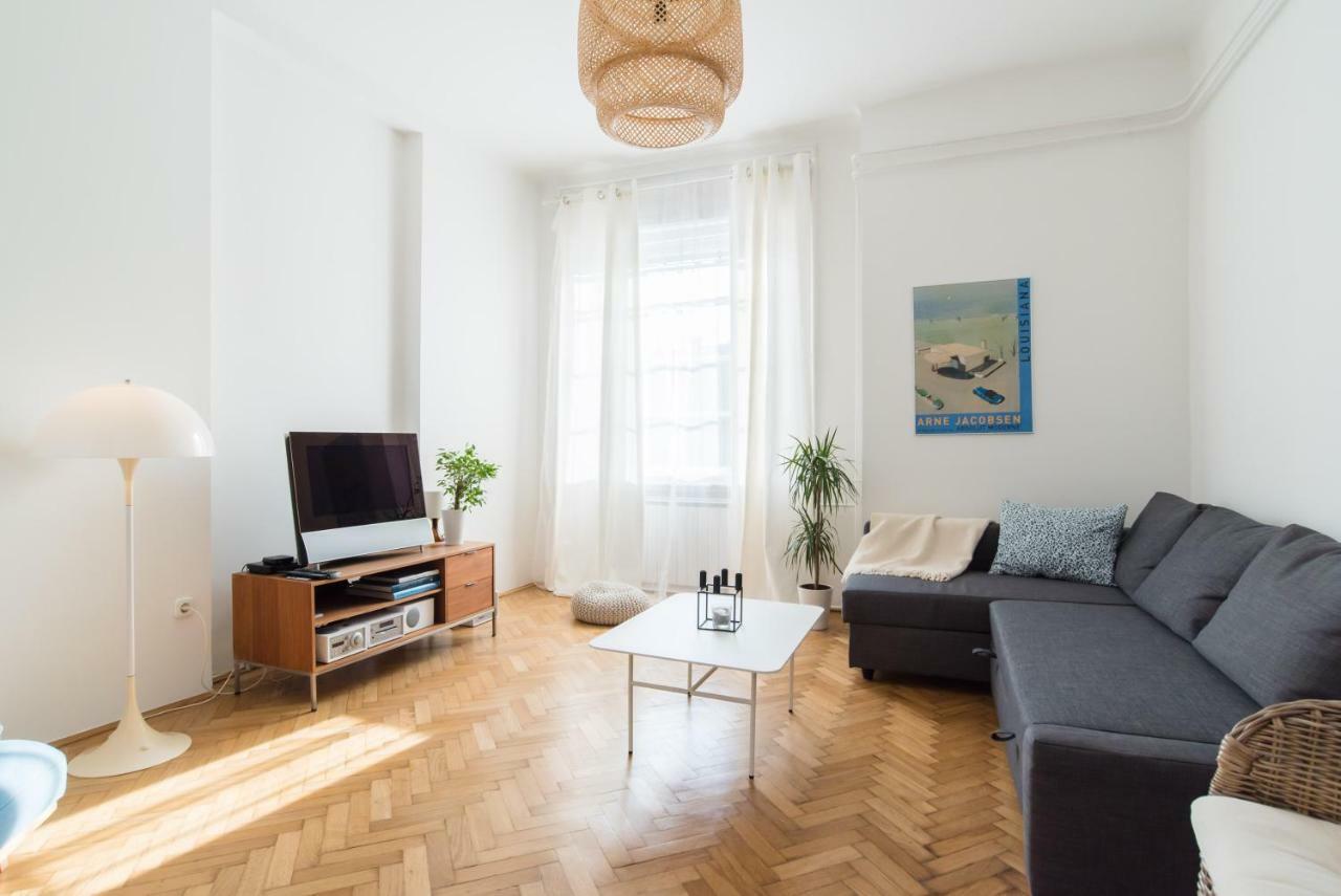 Apartment Klauzal W/3 Bedrooms, French Balcony
