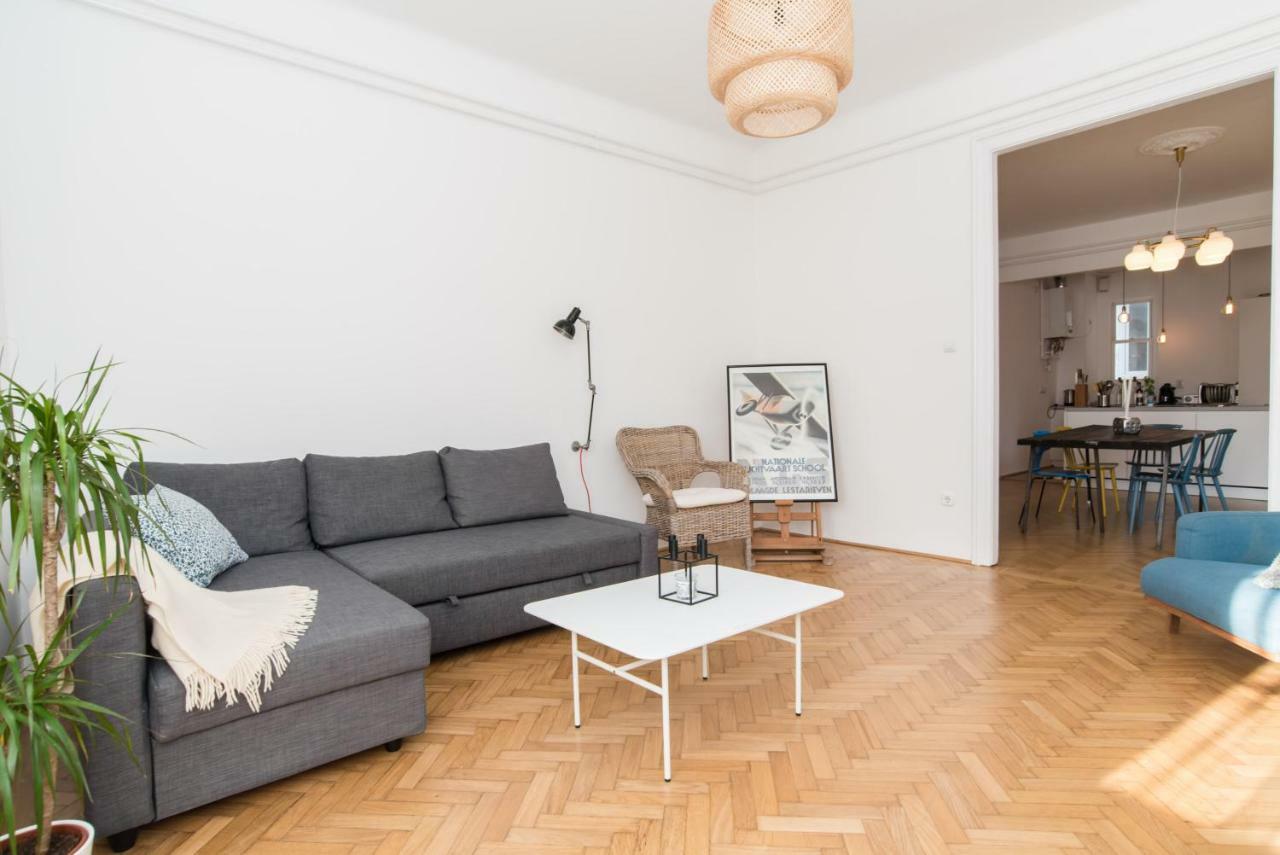 Klauzal W/3 Bedrooms, French Balcony Apartment *
